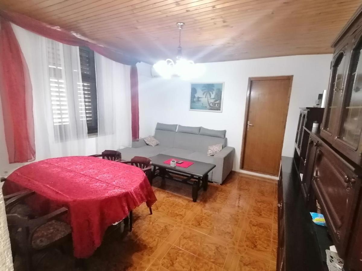 Apartman Zepina Pula Exterior photo